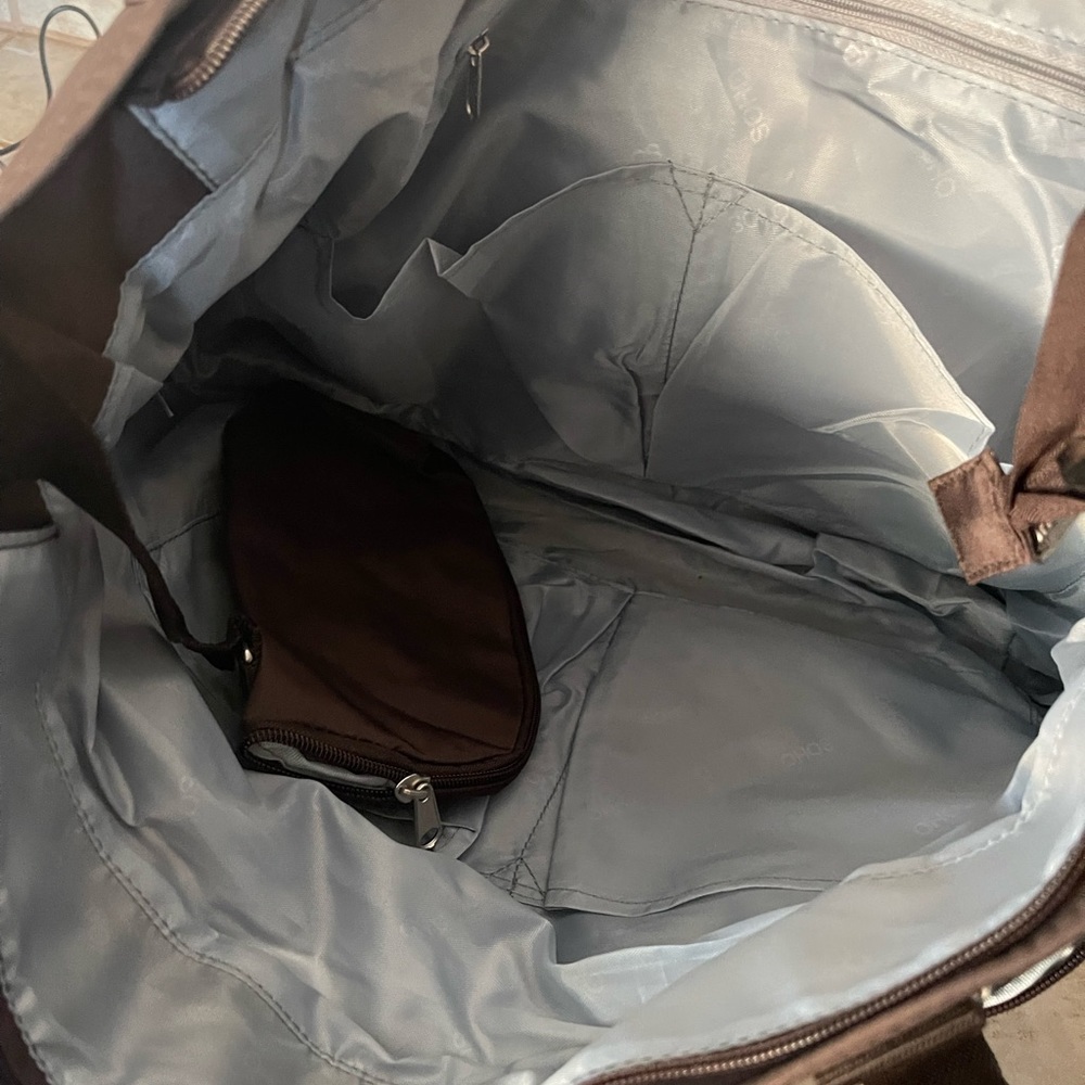 Diaper bag - Picture 3 of 7